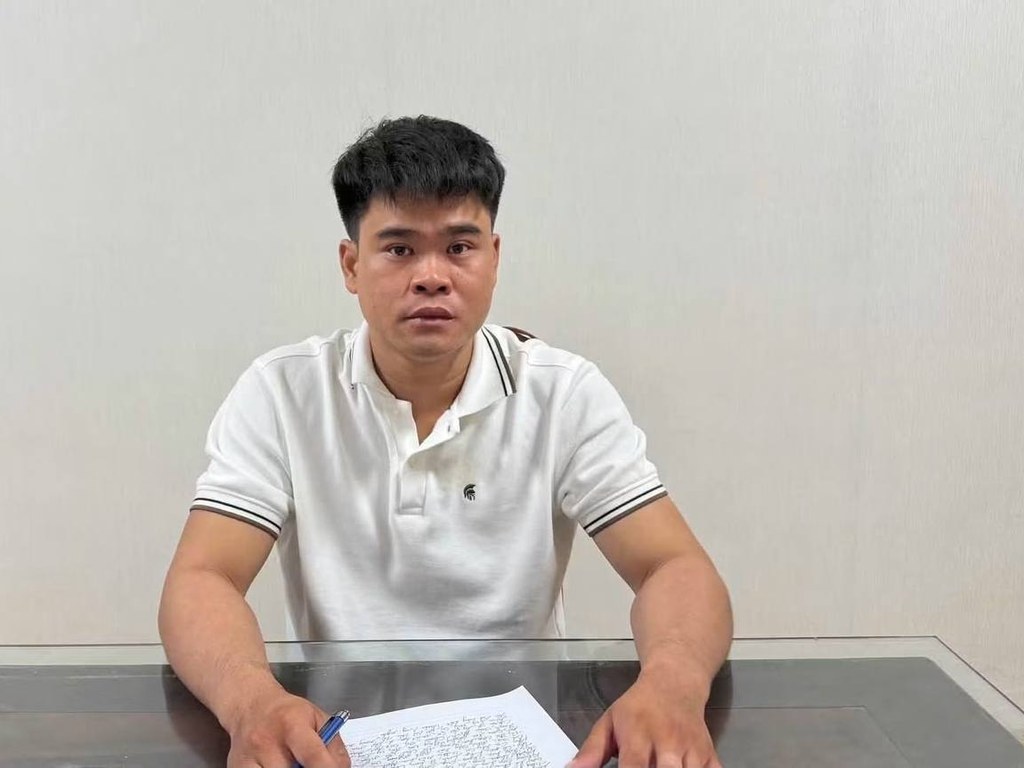 Nghi phạm trong vụ bạo hành trẻ em bị làm việc với cơ quan chức năng