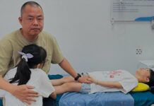 Ly hôn chọn tiền hay chọn con: Có những cái buông tay cũng là thương con Ly hôn chọn tiền hay chọn con