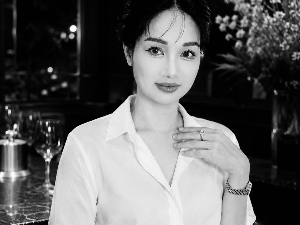 Người phụ nữ trong ảnh đen trắng, minh họa bài viết về nhân cách sau khi một mối quan hệ tan vỡ